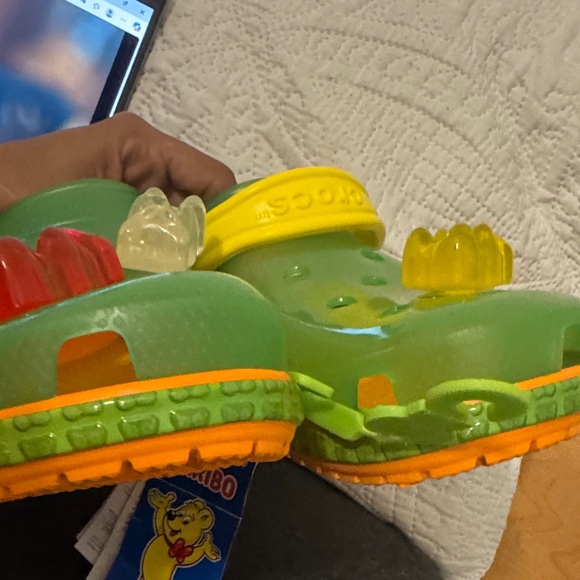 NWOB HARIBO Gummy Bear crocs - size 5 men and 7 women - Picture 7 of 10